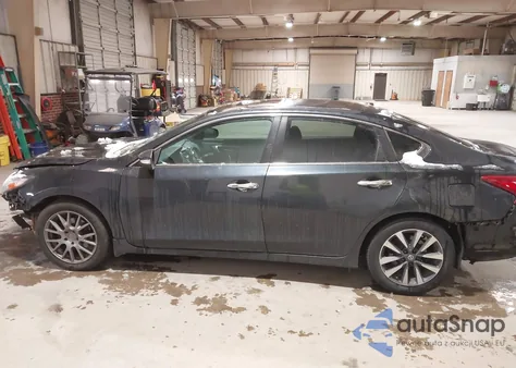 2016 Nissan Altima 2.5 Sv z USA, uszkodzony, nr VIN 1N4AL3AP9GC143911